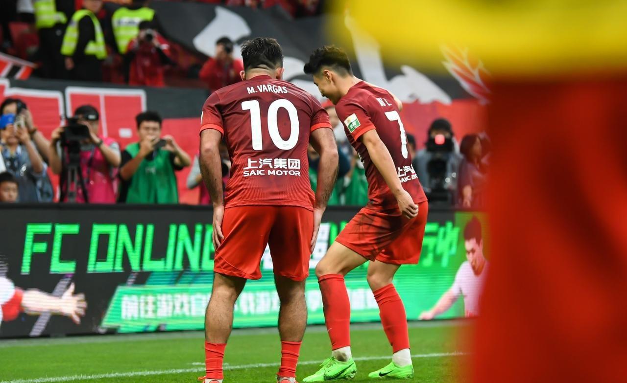 关于清晨法兰克福止住颓势：中超节点到来；赛场秩序良好；阵容厚度经受考验的信息