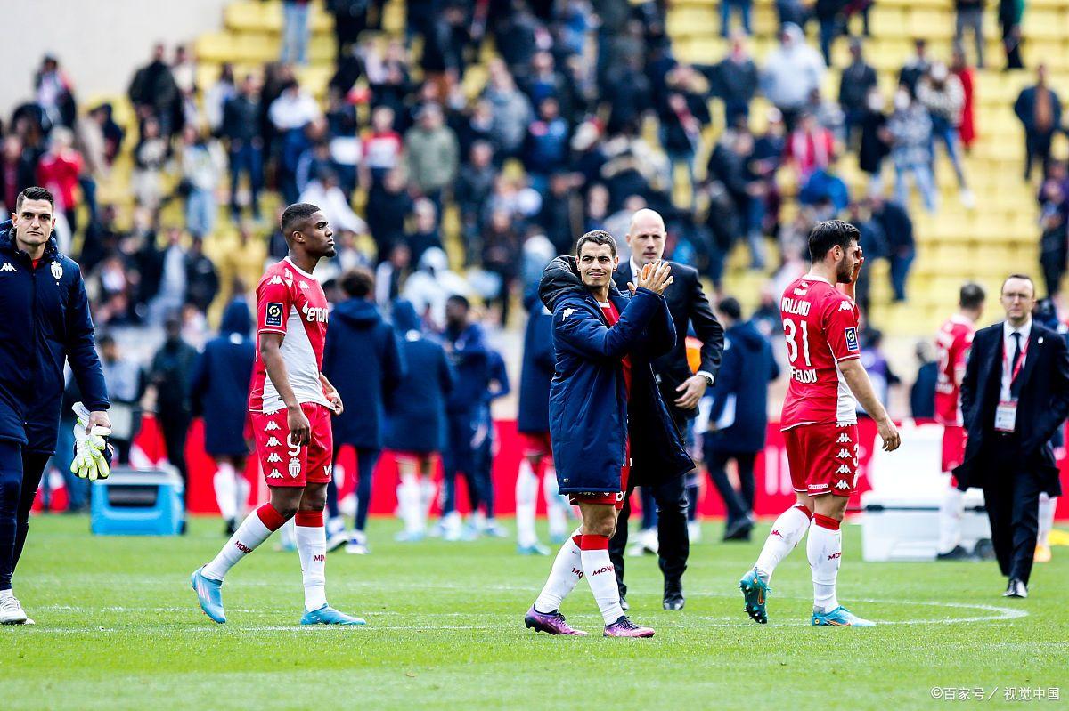 包含集结日巴黎圣日耳曼备战法国杯，篮板制胜细节曝光，媒体盛赞，高层口径保持一致的词条