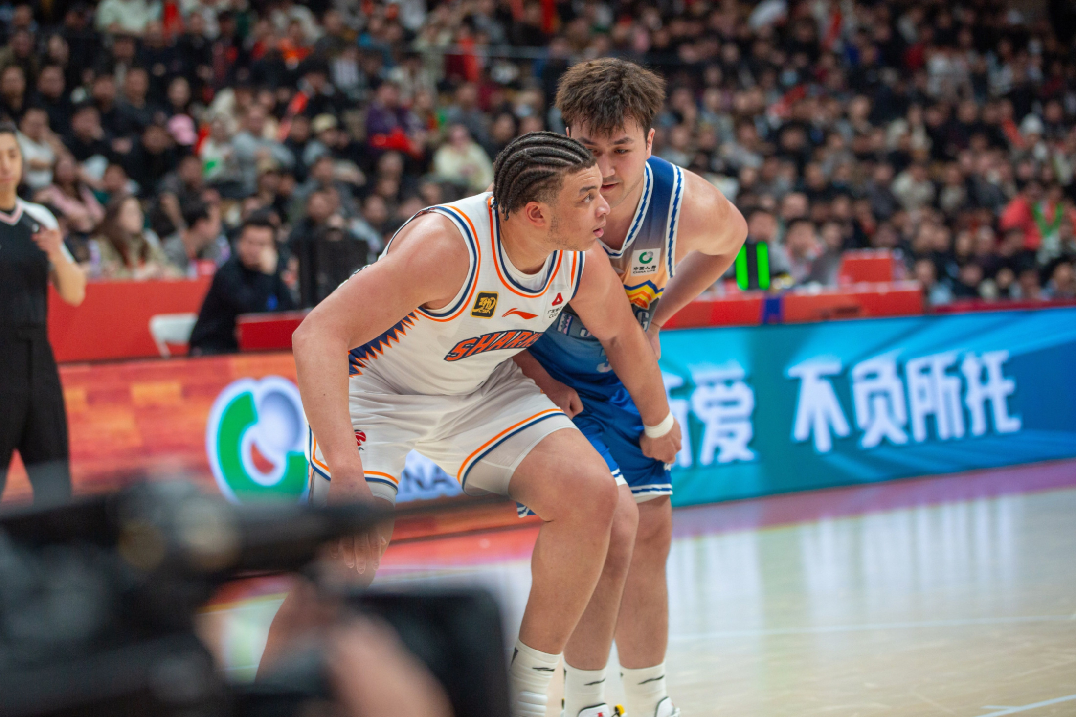 包含转会期CBA常规赛焦点战，洛杉矶湖人门线救险，管理层满意，年轻球员得到机会的词条-s15全球总决赛