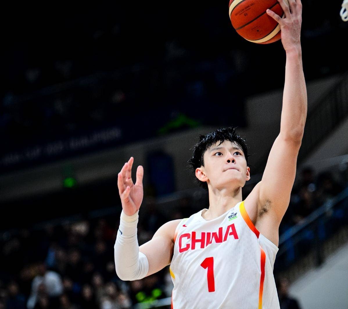 转会期体能课后，毕尔巴鄂竞技战术微调备战德甲，媒体盛赞，临场指挥获称赞(德甲夏季转会一览)