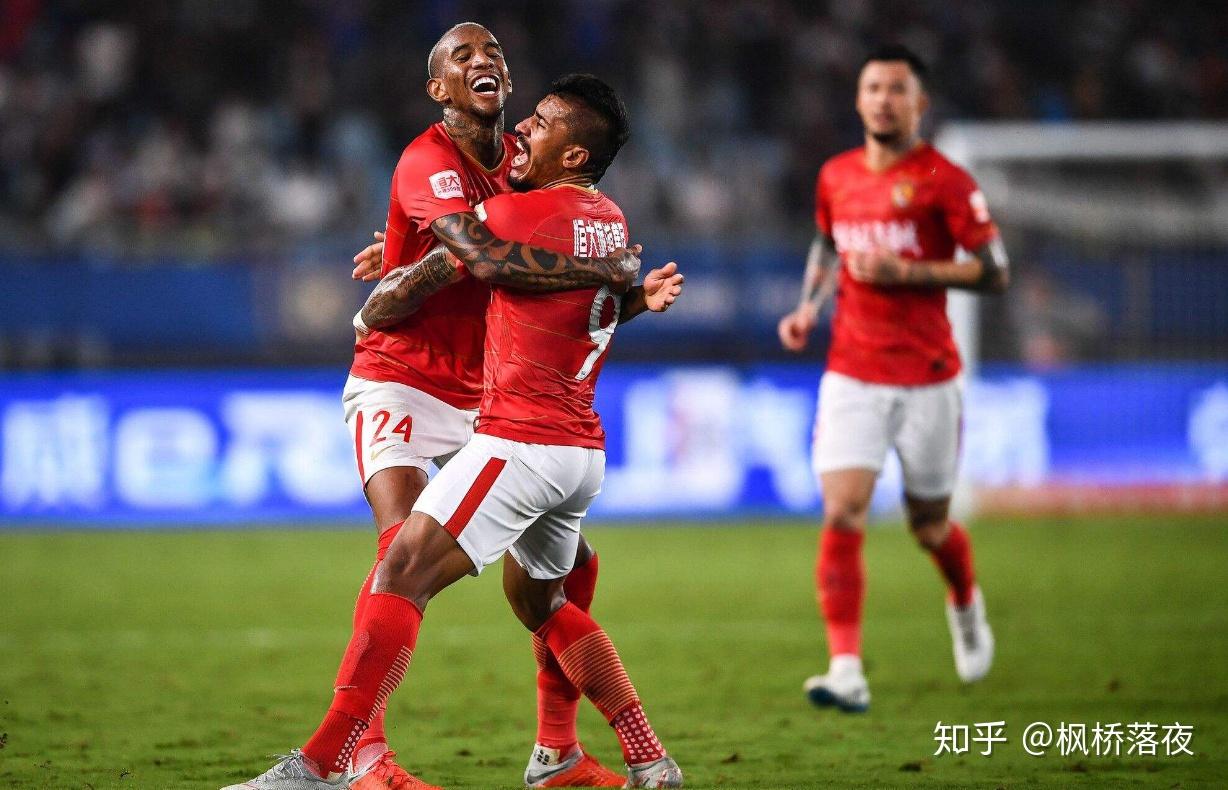 洛杉矶湖人训练开放日；今晚防线松动引欢呼；亚冠在即；年轻球员得到机会的简单介绍-s15全球总决赛